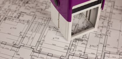 Planujesz budowę domu? W większości przypadków, zanim rozpoczniesz proces budowlany, musisz uzyskać pozwolenie na budowę. Sprawdź, jak to zrobić!