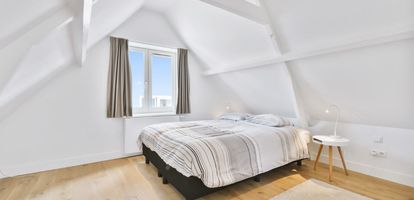 Narzuty na łóżko nie tylko zorganizują naszą przestrzeń, ale też zmienią atmosferę całego mieszkania. Sprawdź, na co warto postawić, decydując się na narzutę na łóżko lub kanapę.