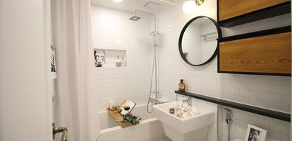 Zastanawiasz się, jak urządzić małą łazienkę, by optycznie ją powiększyć i zyskać dodatkową przestrzeń? Sprawdź na GetHome.pl
