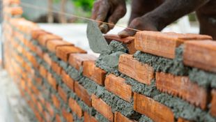 Gdzie szukać murarzy: prace murarskie jako podstawa dobrej budowy