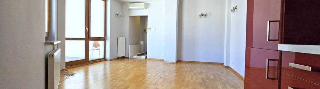 Apartament w nowoczesnym budynku, ścisłe centrum.