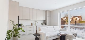 Nowe mieszkanie z prywatnym ogródkiem w wawrze