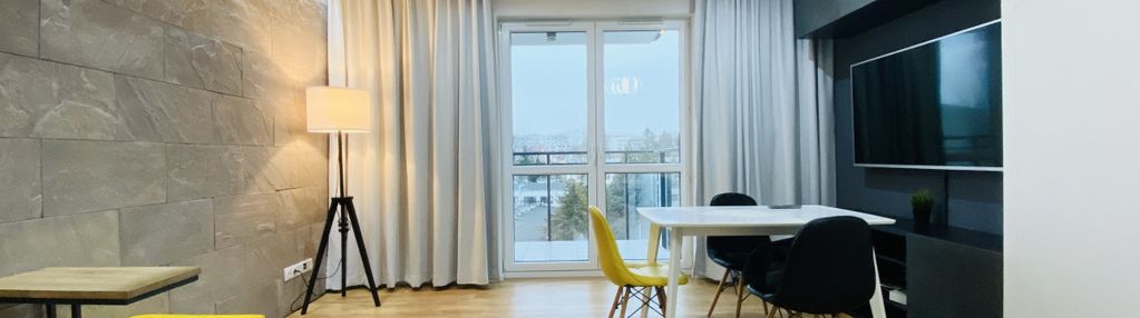 Jasne, ciche, z miejscem postojowym!