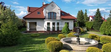 Gustowny dom rezydencyjny