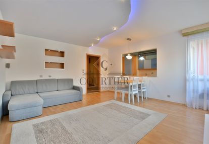 Garaż 18m2 - dwustronne - osobna kuchnia - piwnica
