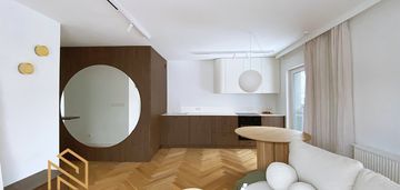 Stylowe, 2 pokojowe z dużym balkonem