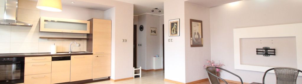 Przestronne 2pokoje z balkonem w spokojnej okolicy