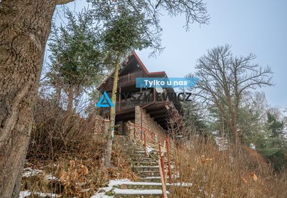 Dom z zejściem do rzeki- rytel