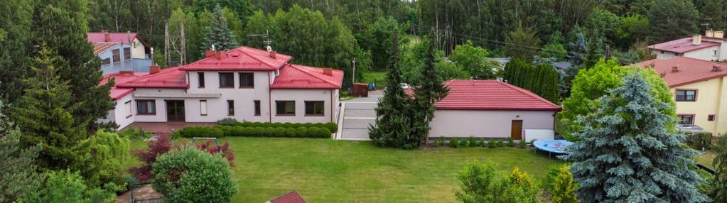Przestrzeń, cisza, zieleń – sprawdź ten dom!