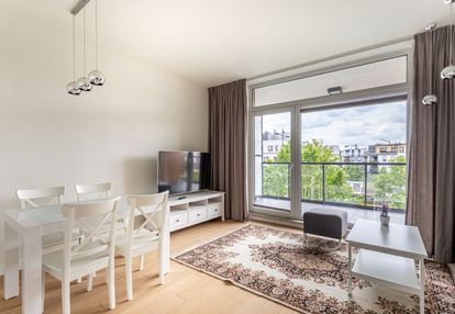 Garderoba | 2 miejsca | wilanów | tramwaj