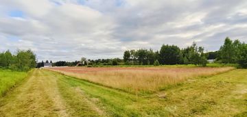 3 atrakcyjne działki budowlane obok lasu / 1000 m2