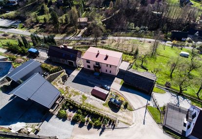 Jedno lub dwurodzinny pod żarem