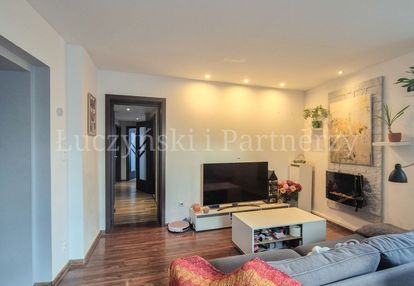 M4 z tarasem w centrum jeleniej góry!