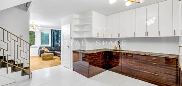 Dwupoziomowy apartament z widokiem na park i pkin