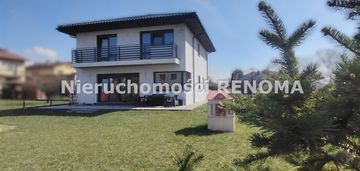 Dom pawłowicem,świetna lokalizacja.