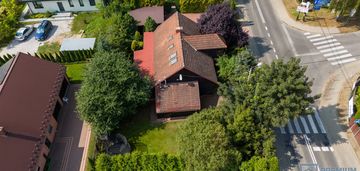 Piętrowy dom wolnostojący+garaż/170 m2/ 7 ar