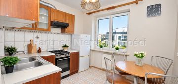 Koniuchy 2 piętro, ponad 50m2, blok, cegła, balkon