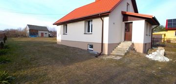 Dom piekoszów, działka 972 m2