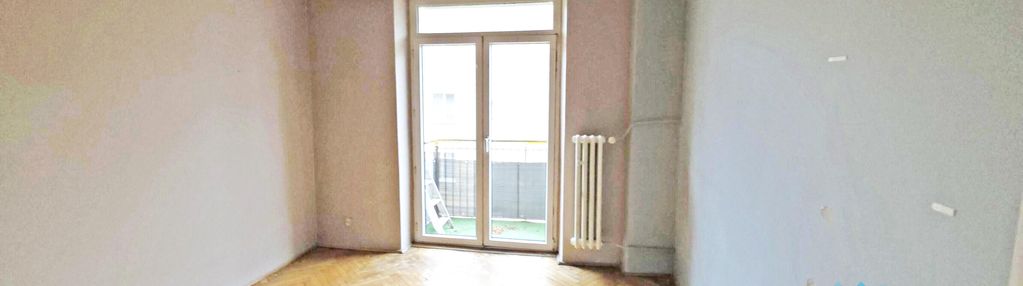 Przestronne 2 pokoje w ścisłym centrum z parkingiem