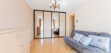 Przestronna kawalerka w zielonej okolicy!