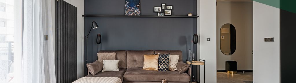 Przestronne, z miejscem postojowym i garderobą