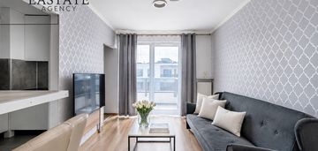 Piękny widok/balkon/garaż/dom development/2 pok