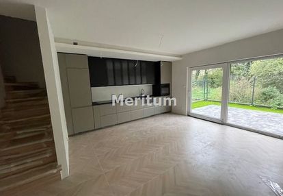 Dom całkowicie wykończony 5 pokoi, garaż