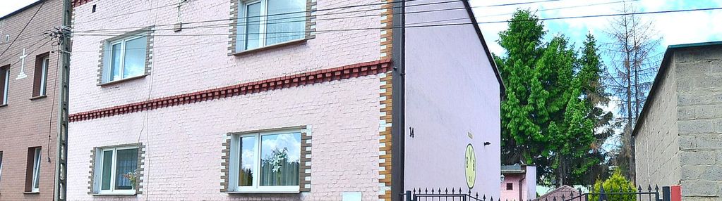 Dom, który łączy ciszę przedmieść z wygodą miasta