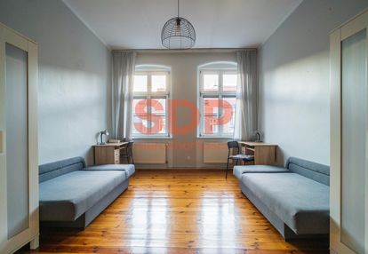 2 rozkładowe pokoje w centrum | oddzielna kuchnia
