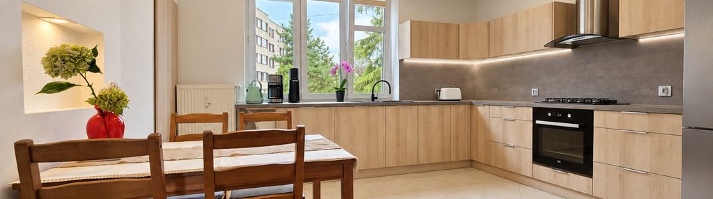 4 duże pokoje, balkon, widok, pierwsze piętro !