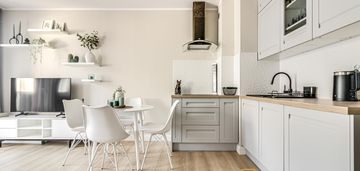 Bez pcc, klimatyzacja, balkon, wysoki standard