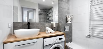 2 pokoje | po remoncie | metro | loggia