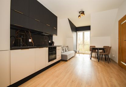 Centrum|2pok|winda|balkon|miejsce postojowe