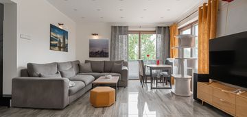 Nowoczesny dom z basenem i jacuzzi