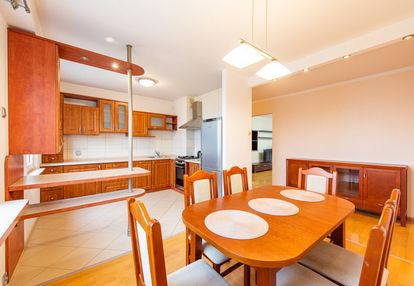 3 pok. 72,5 m2, wachowskiego, duży balkon