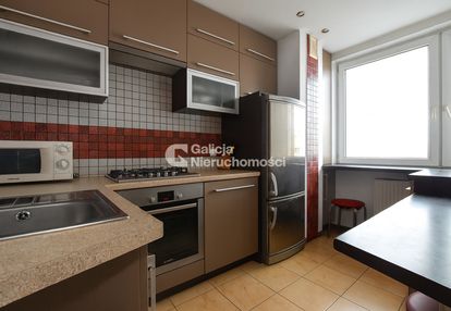 M3 przy konopnickiej 3min do galerii rzeszów