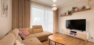 Dom w bezrzeczu gotowy do wprowadzenia, z pięknym ogrodem i słoneczną ekspozycją!