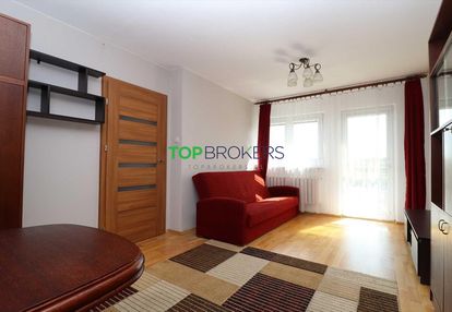 Trzy pokoje z oddzielną kuchnią