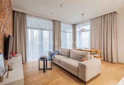 Prestiżowy apartament z dużym balkonem!