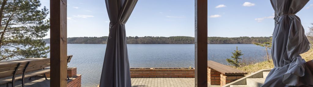 Luksusowy dom z prywatną linią brzegową