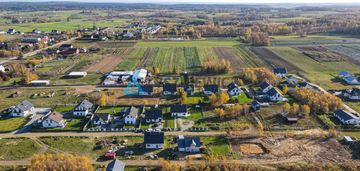 Dom wolnostojący z pięknym ogrodem - banino