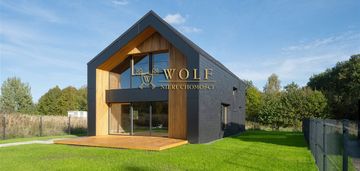 Nowoczesny dom z dużym przeszkleniem-stolarzowice