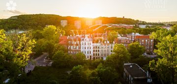 Przestronne mieszkanie w kamienicy | dolna brama