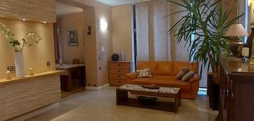 Mieszkanie na parterze 100 m z garażem i działką w