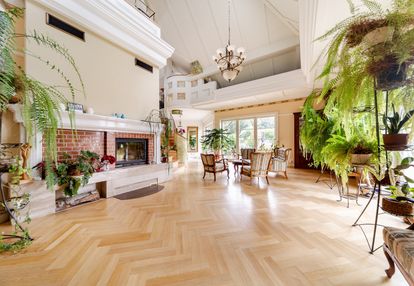 Wyjątkowa willa z rozległym ogrodem nad jeziorem