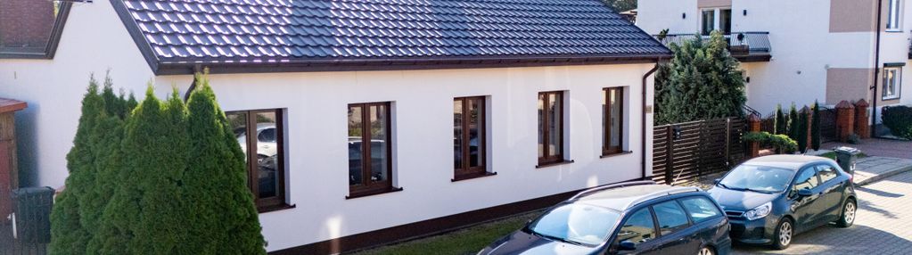Parterowy dom na osiedlu domków