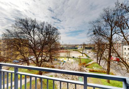2 pokoje po generalnym remoncie/ balkon/ pec