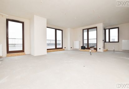 4 pokoje,3 m.postojowe,taras 40 m2,widok na wawel