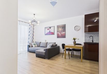 Ładne 2 pokojowe z windą ,kowale