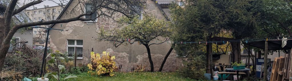 Pół domu w spokojnej okolicy